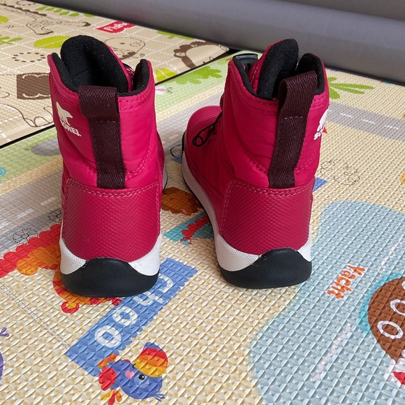 SOREL Whitney II Plus Snow Boot - Kids' girls Size 11  Red. Retail $80 New! - Picture 7 of 13